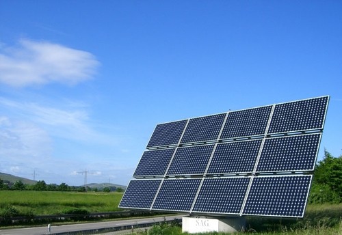 Какви са предимствата и недостатъците на слънчевата енергия?
    